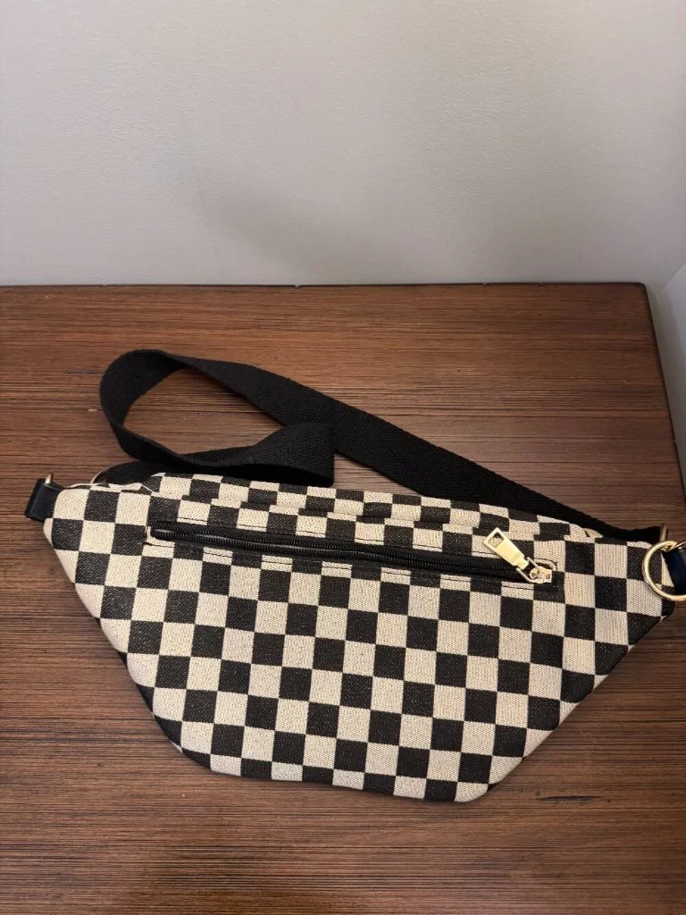 Modern and Chic 🖤🤍 nwot